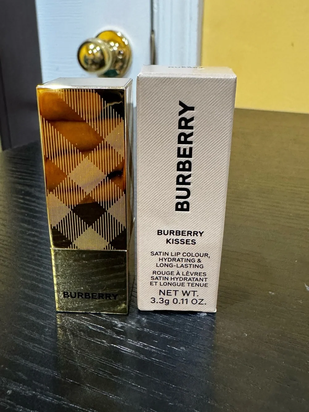 Burberry Kisses Satin Lipstick - Shade: 93 Russet BNIB